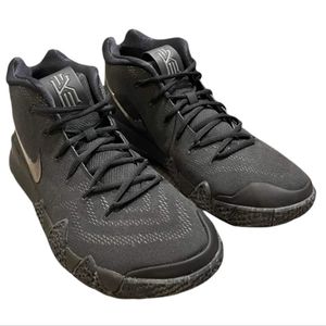 Nike Kyrie 4 Blackout Size 11